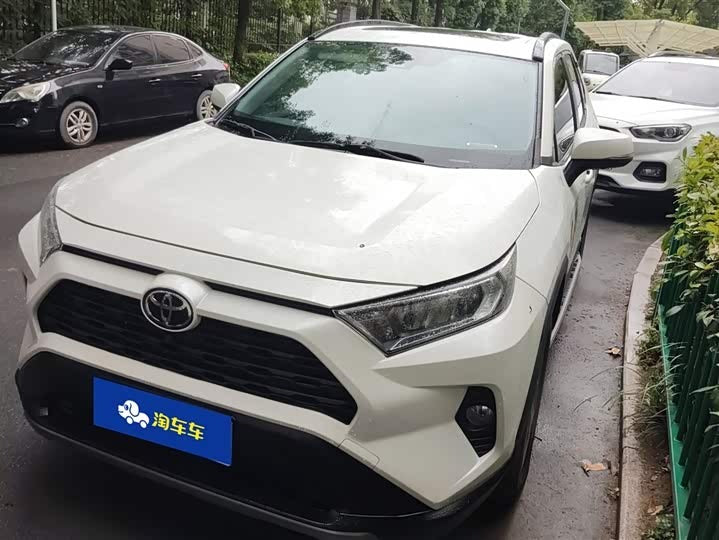 2020 Toyota RAV4 2.0L CVT AWD (Fengshang PLUS) – Low Mileage