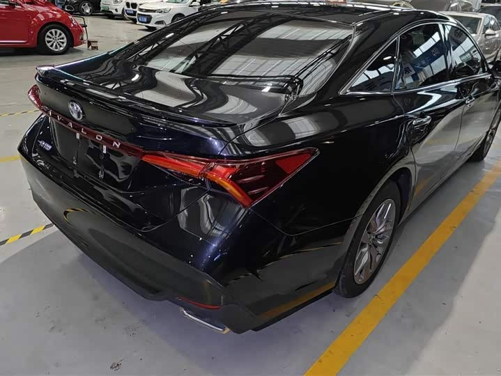 2021 Toyota Avalon 2.5L Luxury – Low Mileage, Black, Auto