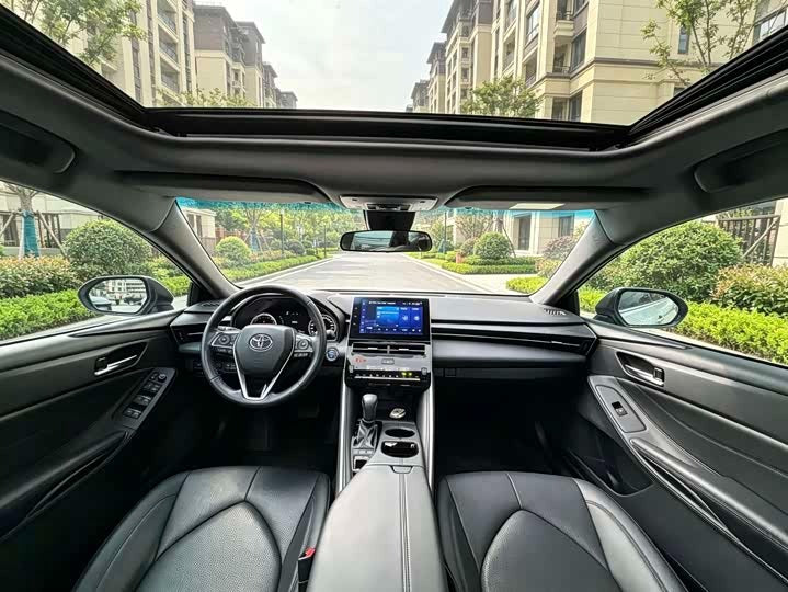 2023 Toyota Avalon Hybrid Luxury Sedan | 27,000km | 0 Transfers | White | Guangzhou