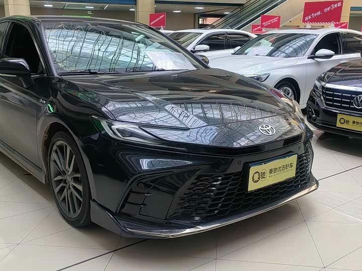 Toyota Camry 2024 Hybrid 2.0HGVP Luxury
