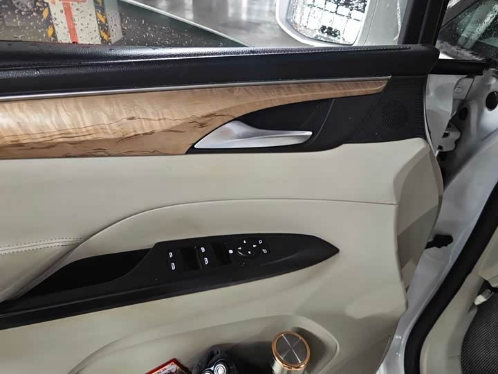 Buick GL8 2018 ES 28T Comfort Edition — 197,000km | White | Rizhao, China Short Description:
