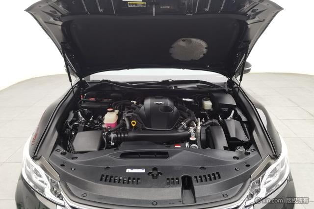 Toyota Crown 2017 2.0T Fashion