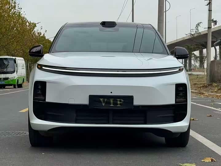 2024 Li Auto L6 Max EREV AWD SUV | 21,000km | 212km EV Range | 408hp | Zhengzhou