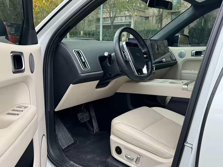 2024 Li Auto L6 Max EREV AWD SUV | 21,000km | 212km EV Range | 408hp | Zhengzhou