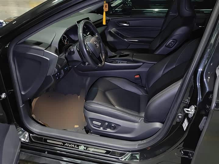 2021 Toyota Avalon 2.5L Luxury – Low Mileage, Black, Auto