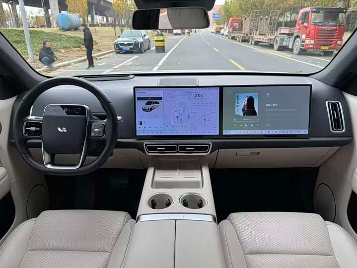 2024 Li Auto L6 Max EREV AWD SUV | 21,000km | 212km EV Range | 408hp | Zhengzhou