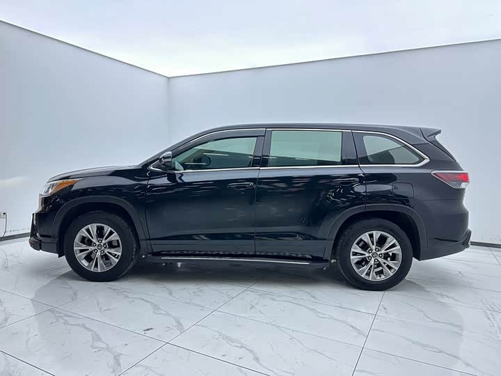 2017 Toyota Highlander 2.0T Elite Edition 5-Seater — Spacious Family SUV | Hefei, China