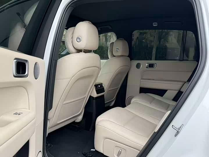 2024 Li Auto L6 Max EREV AWD SUV | 21,000km | 212km EV Range | 408hp | Zhengzhou