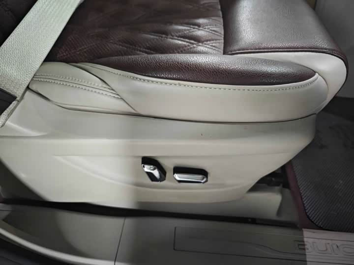 Buick GL8 2018 ES 28T Comfort Edition — 197,000km | White | Rizhao, China Short Description: