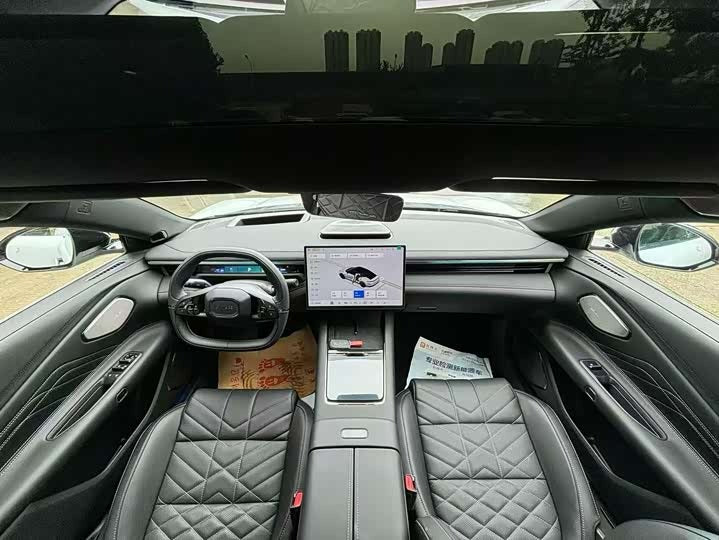 2025 Lynk & Co 10 EM-P 120 AWD Ultra | 3,000km | 1st Owner