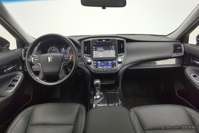 Toyota Crown 2017 2.0T Fashion