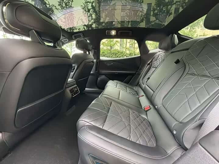 2025 Lynk & Co 10 EM-P 120 AWD Ultra | 3,000km | 1st Owner