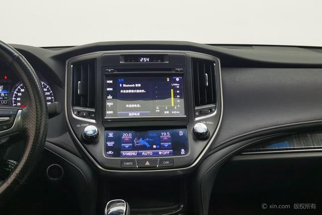 Toyota Crown 2017 2.0T Fashion