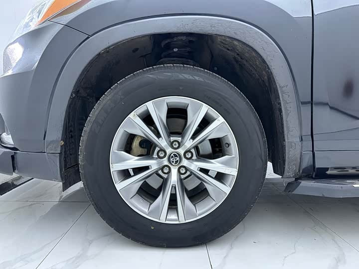 2017 Toyota Highlander 2.0T Elite Edition 5-Seater — Spacious Family SUV | Hefei, China