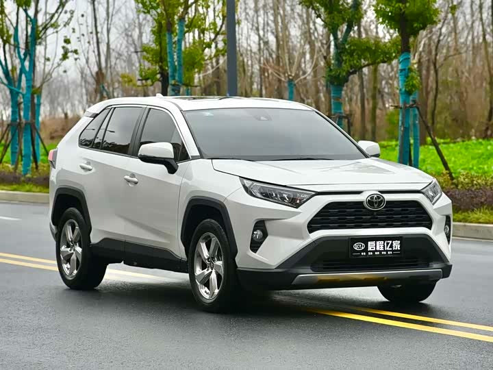 🚗 2020 Toyota RAV4 2.0L CVT – ONLY 35k km!