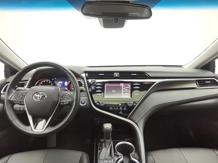 2018 Toyota Camry 2.5S Sport Edition – Rare Red Color, Low Mileage, 0 Owners