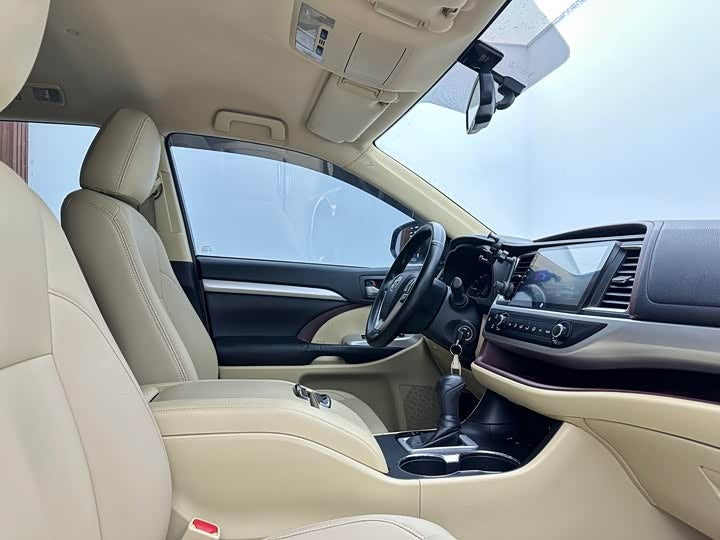 2017 Toyota Highlander 2.0T Elite Edition 5-Seater — Spacious Family SUV | Hefei, China