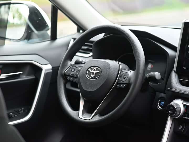 🚗 2020 Toyota RAV4 2.0L CVT – ONLY 35k km!