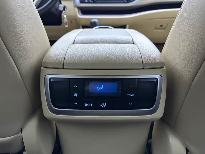 2017 Toyota Highlander 2.0T Elite Edition 5-Seater — Spacious Family SUV | Hefei, China