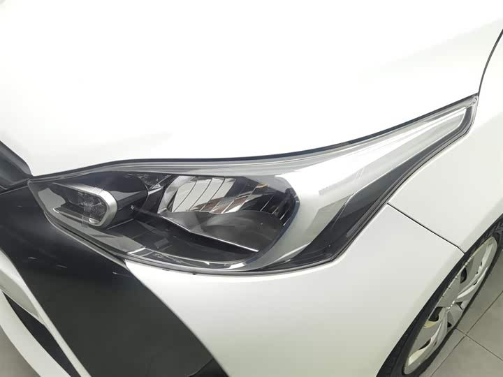 2017 Toyota Yaris 1.5L CVT – Super Fuel Efficient, White, Low Price