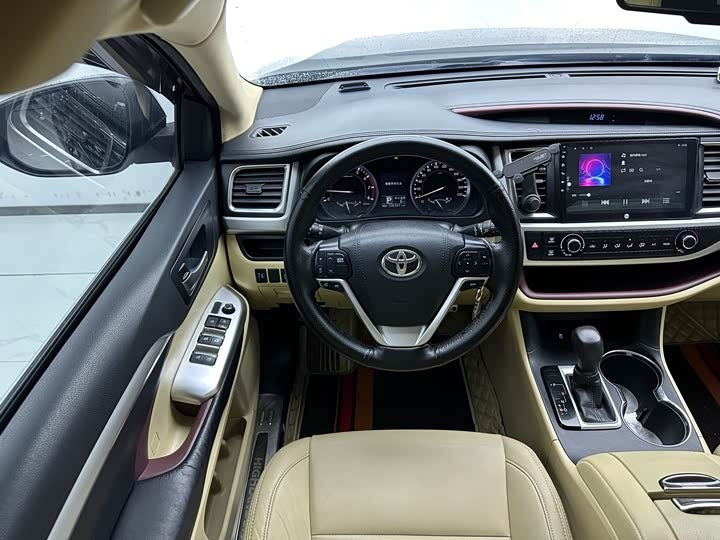 2017 Toyota Highlander 2.0T Elite Edition 5-Seater — Spacious Family SUV | Hefei, China