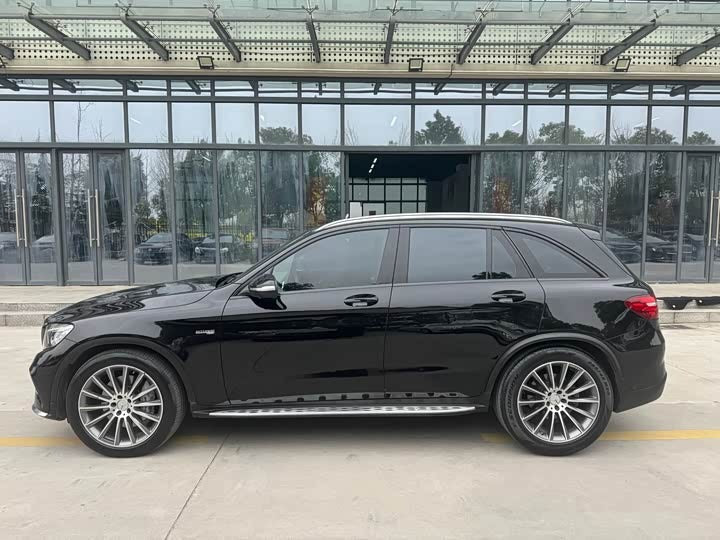 Mercedes-Benz AMG GLC 43 4MATIC (2017) - High-Performance Luxury SUV