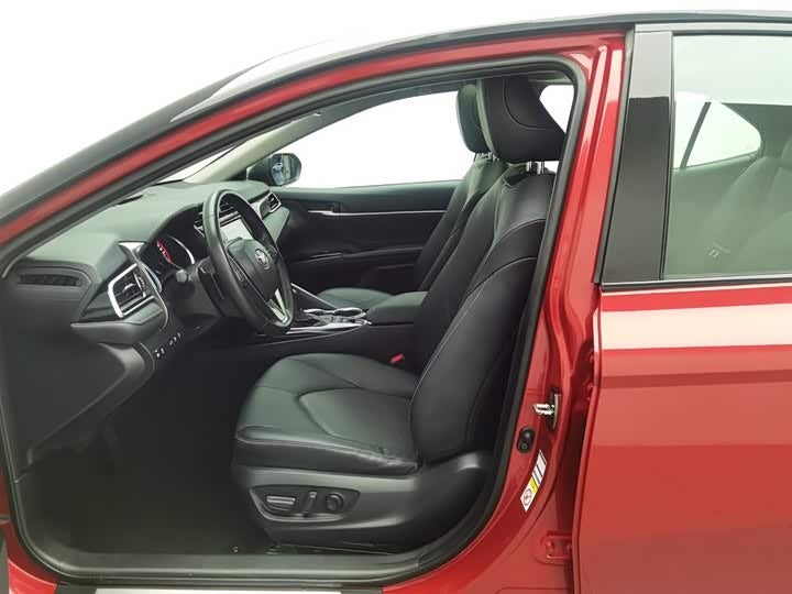 2018 Toyota Camry 2.5S Sport Edition – Rare Red Color, Low Mileage, 0 Owners