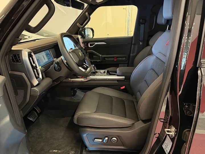 Jetour Traveller 2025 2.0TD DCT XWD Discovery — 13,000km | Black | Ningbo, China
