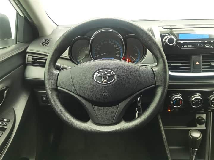 2017 Toyota Yaris 1.5L CVT – Super Fuel Efficient, White, Low Price