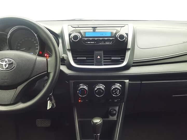 2017 Toyota Yaris 1.5L CVT – Super Fuel Efficient, White, Low Price
