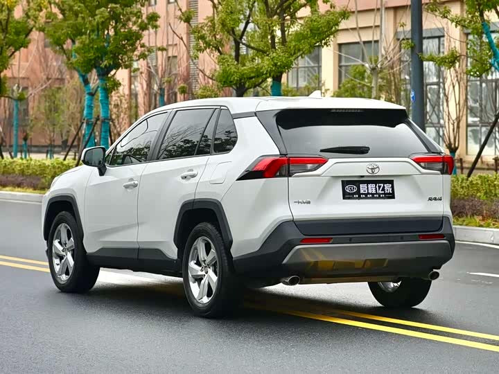 🚗 2020 Toyota RAV4 2.0L CVT – ONLY 35k km!