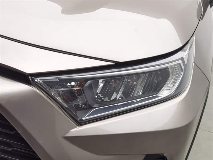 2020 Toyota RAV4 2.0L CVT – Low Mileage, Fuel Efficient, SUV