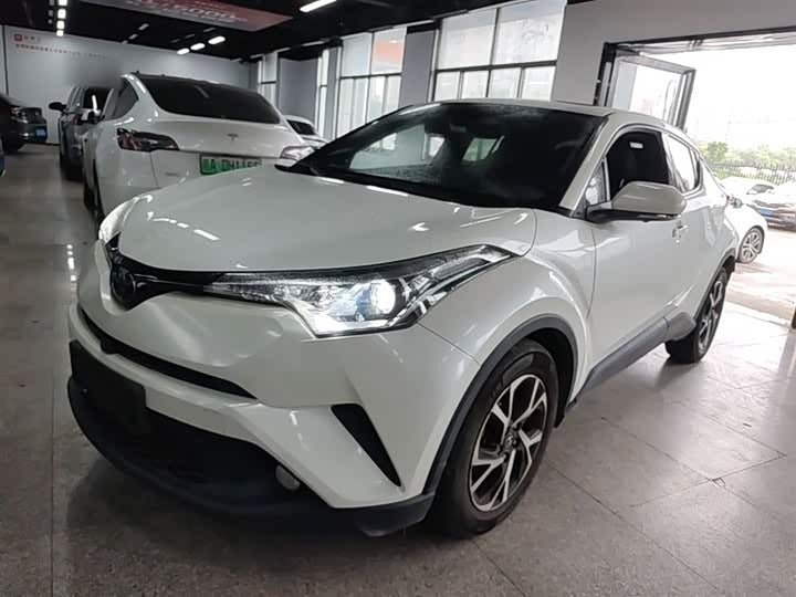 🚗 2018 Toyota C-HR 2.0L – 124k km