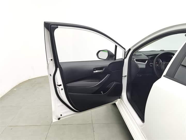 🚗 2023 Toyota Corolla 1.2T – 34k km