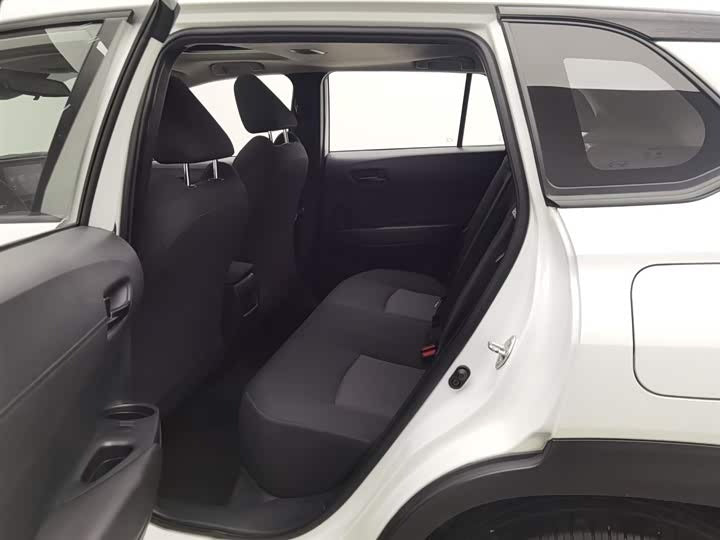 🚗 2022 Toyota Frontlander 2.0L CVT – 38k km
