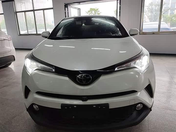 🚗 2018 Toyota C-HR 2.0L – 124k km