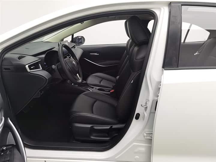 🚗 2021 Toyota Corolla Hybrid – 43k km