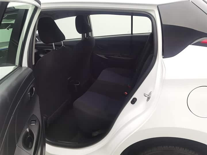 2017 Toyota Yaris 1.5L CVT – Super Fuel Efficient, White, Low Price