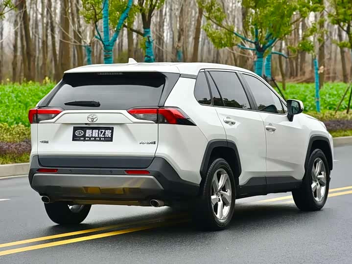 🚗 2020 Toyota RAV4 2.0L CVT – ONLY 35k km!