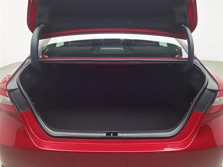 2018 Toyota Camry 2.5S Sport Edition – Rare Red Color, Low Mileage, 0 Owners