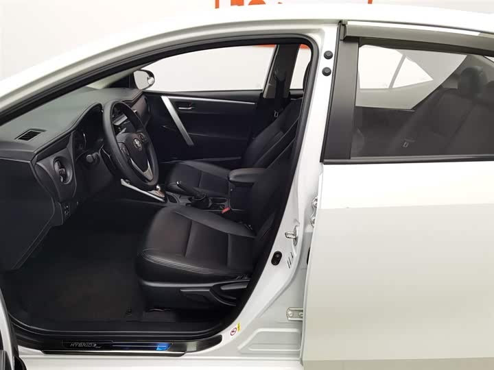 🚗 2017 Toyota Levin Hybrid – 59k km