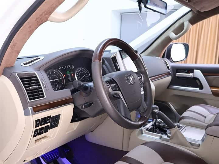 🚙 2019 Toyota Land Cruiser 4.0L GX-R (Mideast) – 103k km