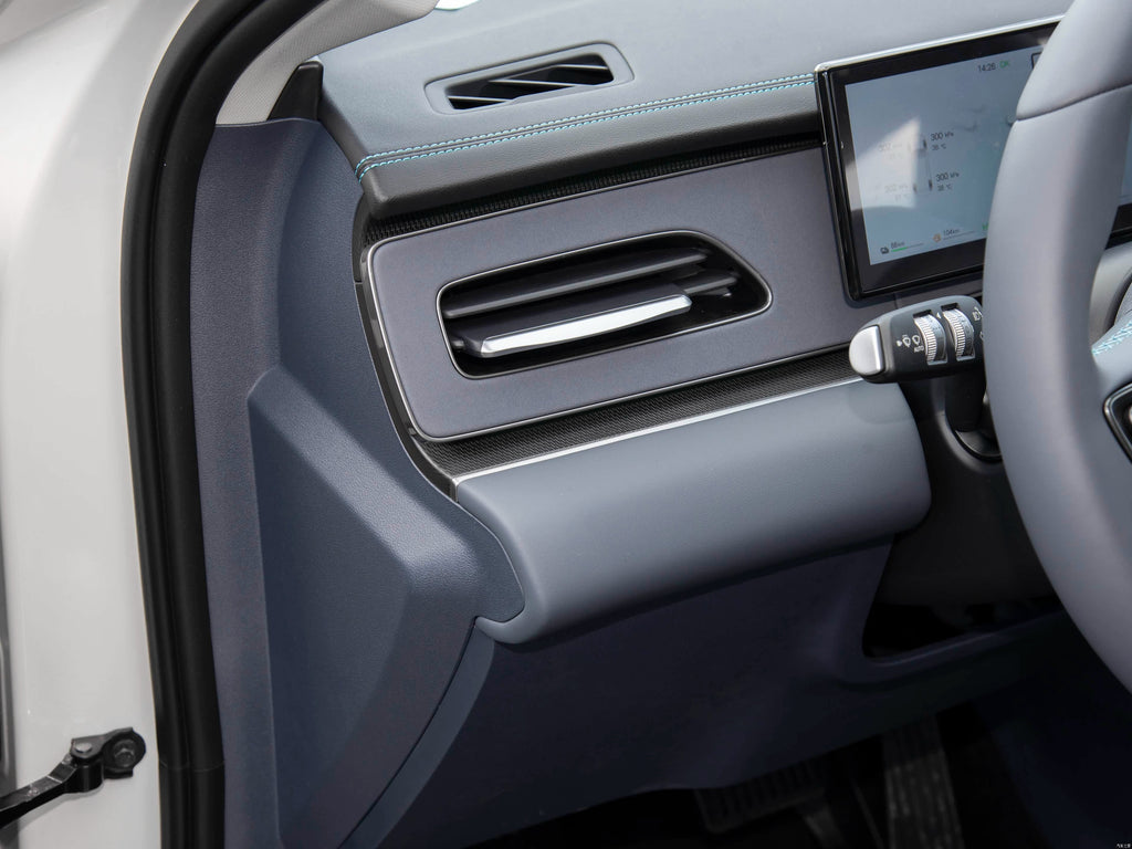 2025 BYD Seal 06 DM-i Wagon 80KM Premium (BYD7150ADHEV6) — Snow White / Dark Obsidian Black
