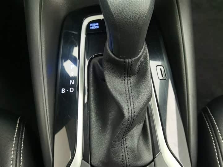 🚗 2021 Toyota Corolla Hybrid – 43k km