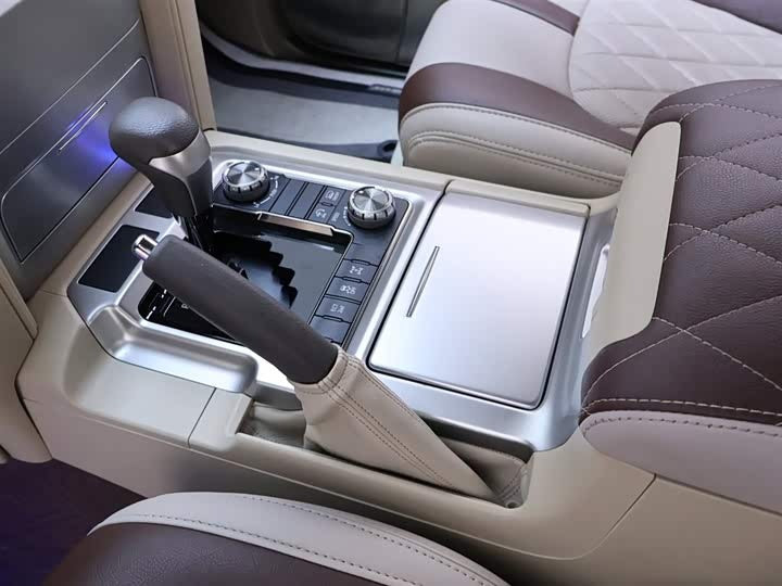 🚙 2019 Toyota Land Cruiser 4.0L GX-R (Mideast) – 103k km