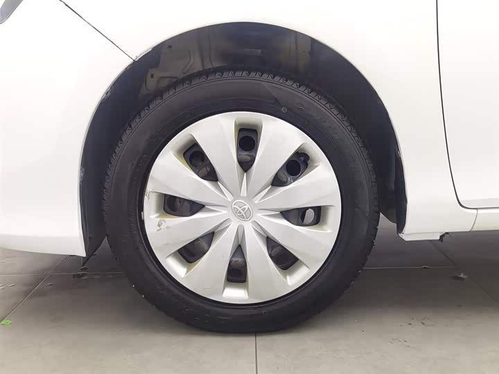 2017 Toyota Yaris 1.5L CVT – Super Fuel Efficient, White, Low Price