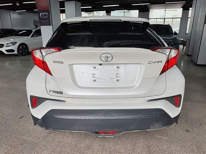 🚗 2018 Toyota C-HR 2.0L – 124k km