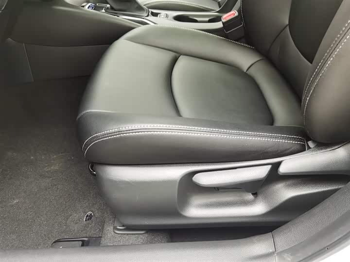 🚗 2021 Toyota Corolla Hybrid – 43k km
