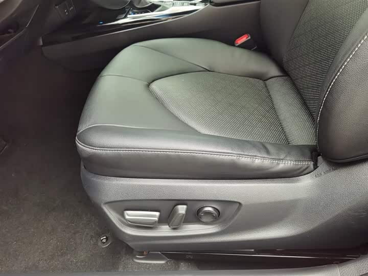 2018 Toyota Camry 2.5S Sport Edition – Rare Red Color, Low Mileage, 0 Owners