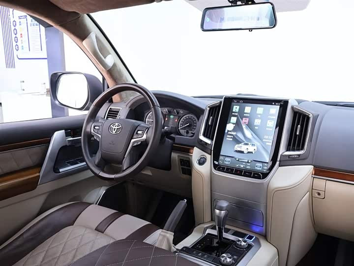 🚙 2019 Toyota Land Cruiser 4.0L GX-R (Mideast) – 103k km